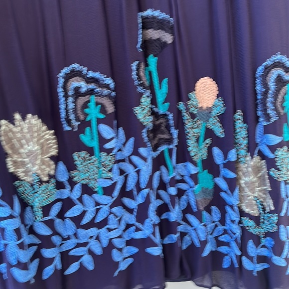 Navy blue lines dress with exquisite embellishment. Size 4. Fits like a 2. - Picture 4 of 7